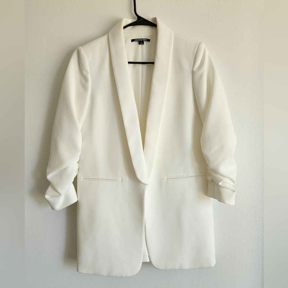 Gianni Bini White Blazer Size 4